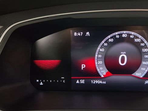 Certified 2024 Volkswagen Tiguan SE R-Line image 32