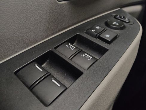 Used 2017 Honda Odyssey SE image 27