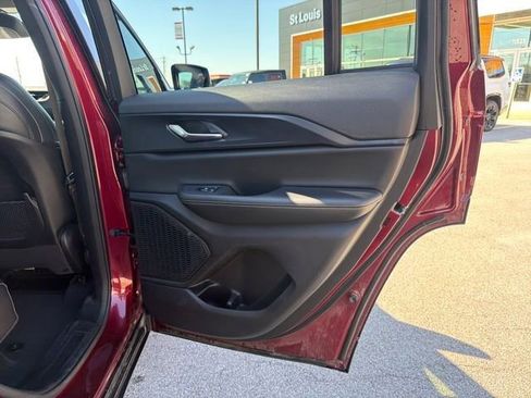 Used 2025 Jeep Grand Cherokee Altitude AWD/4WD image 45