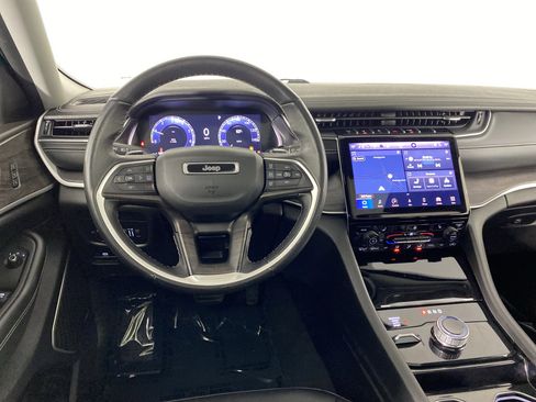 Used 2022 Jeep Grand Cherokee L Limited w/ MOPAR Finishing Package image 44