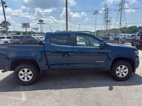 Used 2020 Chevrolet Colorado W/T w/ WT Convenience Package AWD/4WD image 2