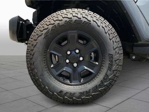 Used 2022 Jeep Gladiator Mojave w/ Trailer Tow Package image 10