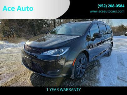 Used 2020 Chrysler Pacifica Limited w/ Quick Oder Package 2EV RED-S