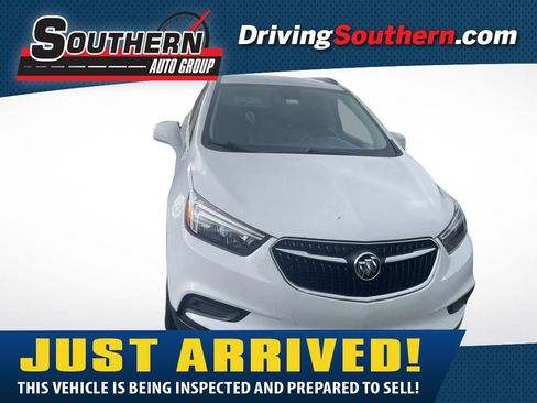 Used 2020 Buick Encore Preferred FWD image 1
