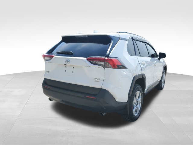 Used 2020 Toyota RAV4 XLE AWD/4WD image 4
