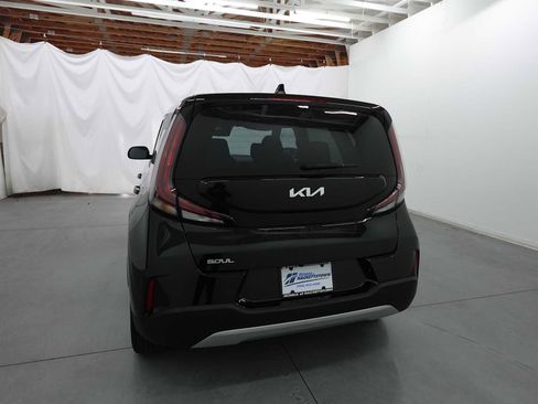 Used 2023 Kia Soul LX FWD image 7