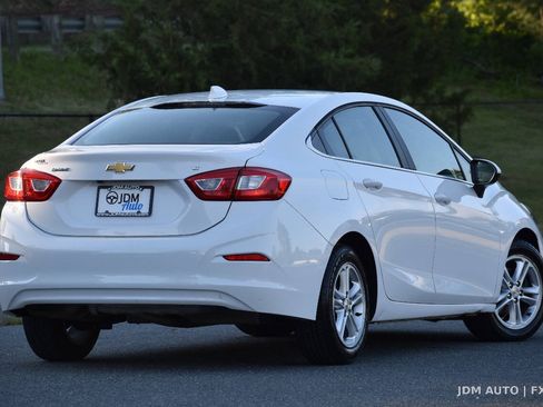 Used 2018 Chevrolet Cruze LT w/ LT Fleet Convenience Package FWD image 5