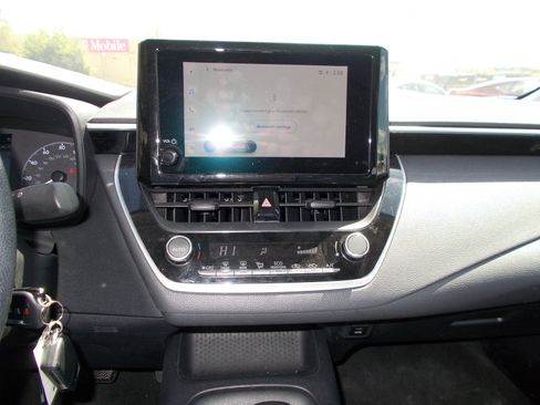 Used 2024 Toyota Corolla LE FWD image 15