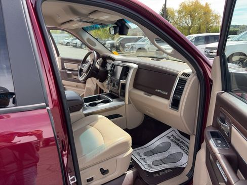 Used 2017 RAM 1500 Laramie w/ Convenience Group AWD/4WD image 25