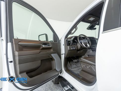 Used 2024 GMC Sierra 2500 Denali w/ Denali Reserve Package image 9