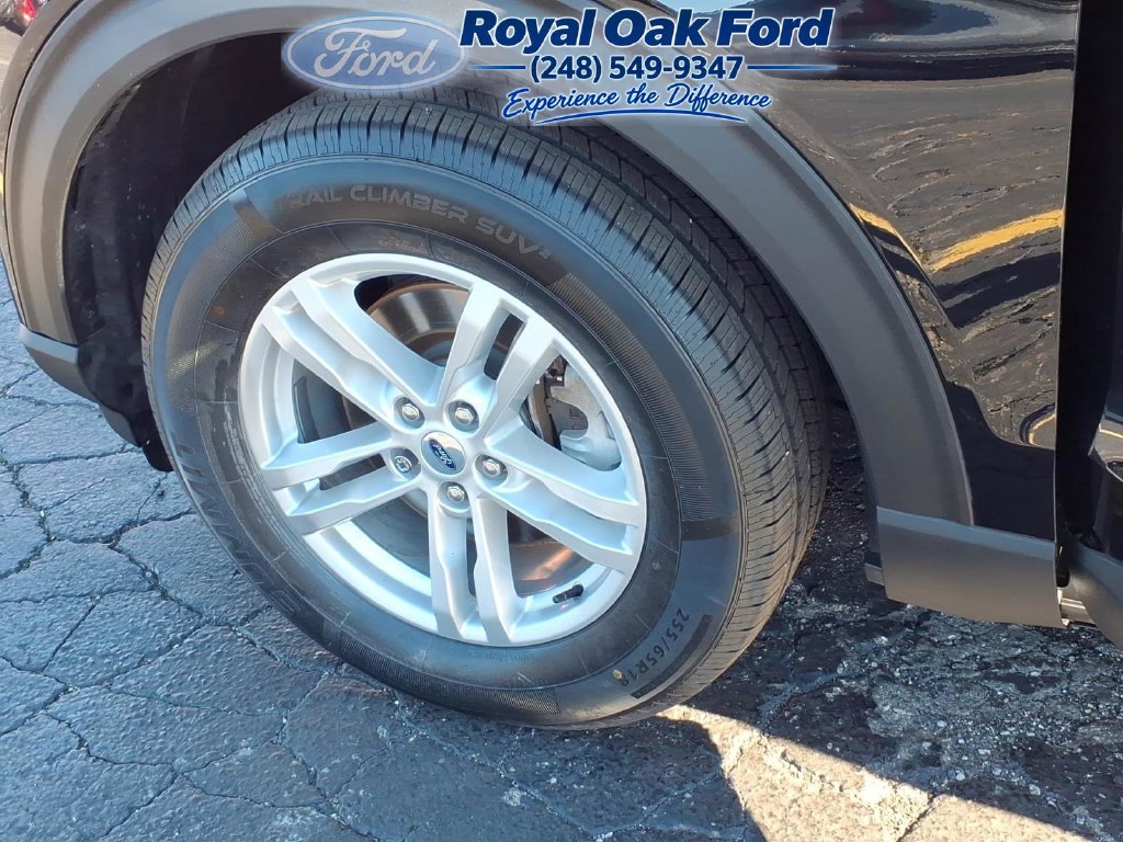 Certified 2023 Ford Explorer XLT w/ Equipment Group 202A AWD/4WD image 35