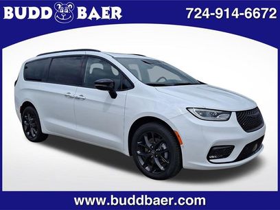 Used 2026 Chrysler Pacifica Limited w/ S Appearance Package