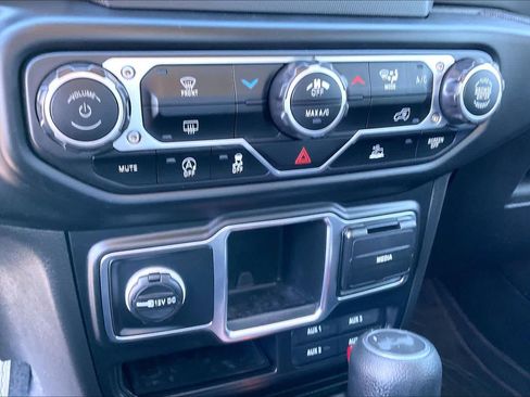 Used 2023 Jeep Wrangler Sport AWD/4WD image 33