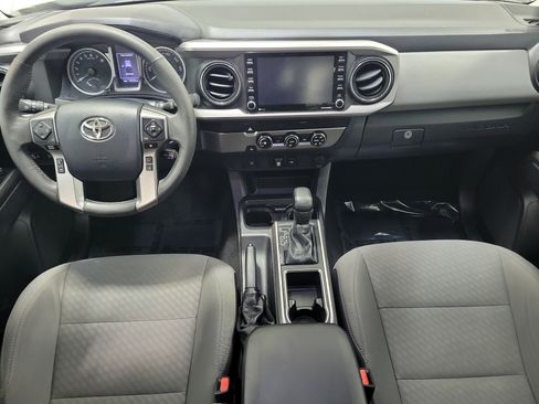 Used 2020 Toyota Tacoma SR5 RWD image 13