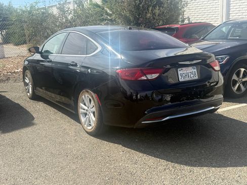 Used 2015 Chrysler 200 Limited w/ Convenience Group FWD image 2