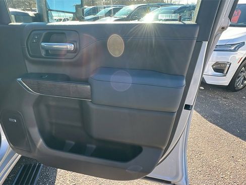 Used 2021 GMC Sierra 2500 Denali w/ Denali Ultimate Package image 17