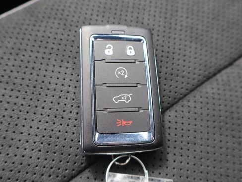 Used 2025 Jeep Grand Cherokee Altitude AWD/4WD image 31