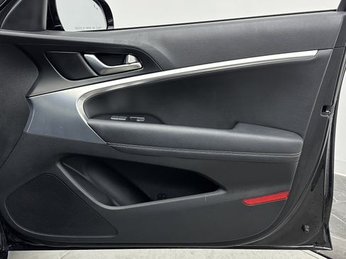 Used 2022 Genesis G70 2.0T image 34