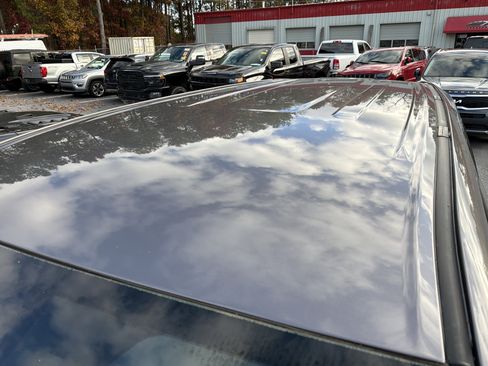 Used 2019 Toyota Highlander LE image 11