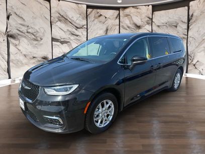 Used 2023 Chrysler Pacifica Touring-L