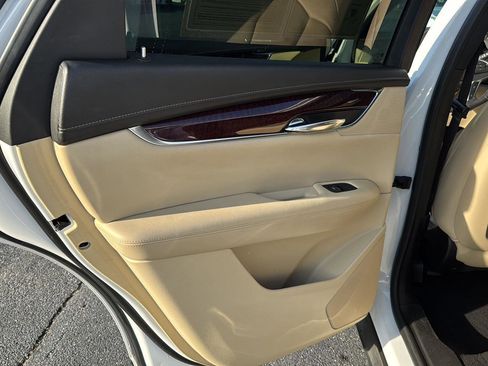 Used 2017 Cadillac XT5 Premium Luxury image 15