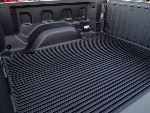 Used 2023 Chevrolet Silverado 1500 LT AWD/4WD image 10