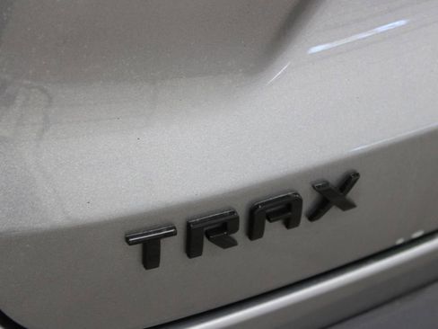 Used 2025 Chevrolet Trax RS w/ Sunroof Package image 22