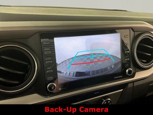 Used 2020 Toyota Tacoma SR5 AWD/4WD image 10