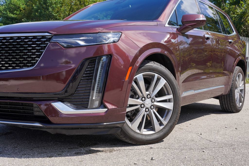 Used 2022 Cadillac XT6 Premium Luxury AWD/4WD image 4