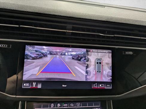 Used 2022 Audi Q8 Premium Plus image 20