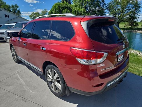 Used 2014 Nissan Pathfinder Platinum w/ Platinum Premium Package AWD/4WD image 3