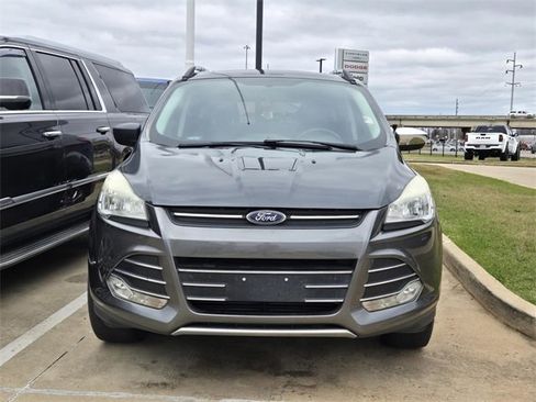 Used 2015 Ford Escape SE w/ SE Chrome Package image 2