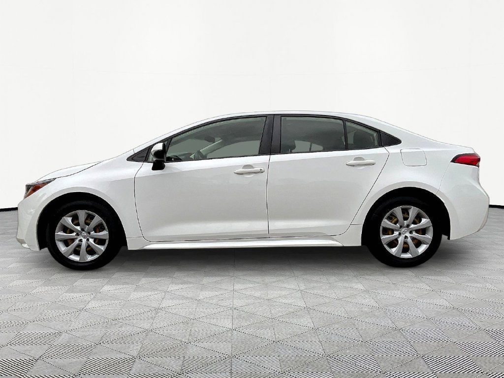 Used 2021 Toyota Corolla LE FWD image 9