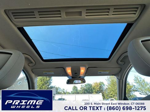 Used 2012 Mercedes-Benz C 300 Sport image 24