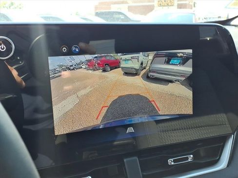 Used 2026 Chevrolet Equinox LT image 19