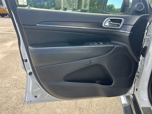 Used 2018 Jeep Grand Cherokee Limited w/ Mopar Chrome Edition Group image 34