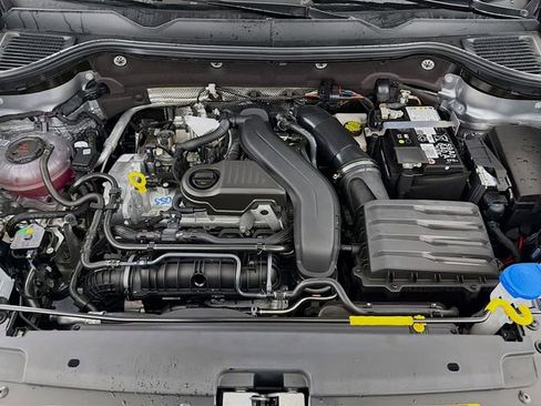 New 2026 Volkswagen Taos SE FWD image 29