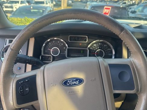Used 2008 Ford Expedition XLT image 5