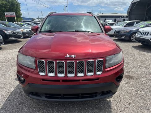 Used 2016 Jeep Compass Latitude image 2