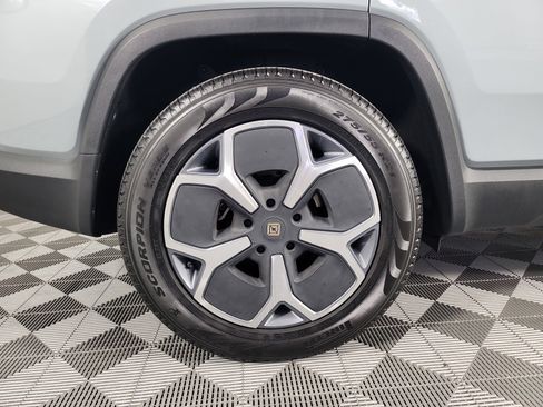 Used 2024 Rivian R1S Adventure AWD/4WD image 12