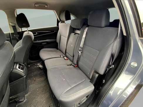 Used 2020 Kia Sorento LX image 27
