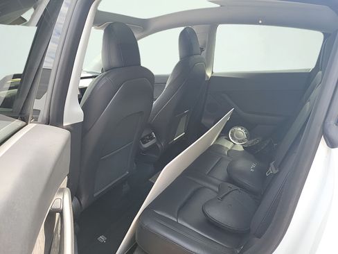 Used 2023 Tesla Model Y Performance AWD/4WD image 9