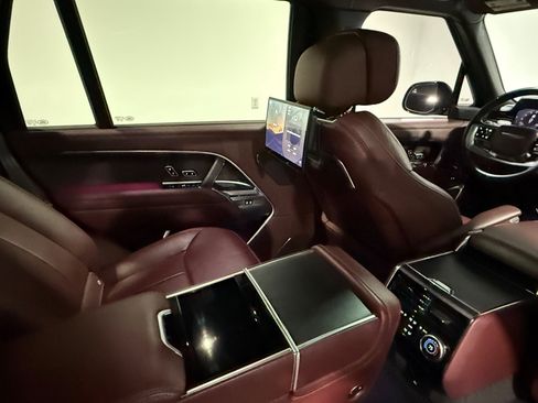 Used 2024 Land Rover Range Rover Long Wheelbase Autobiography image 65