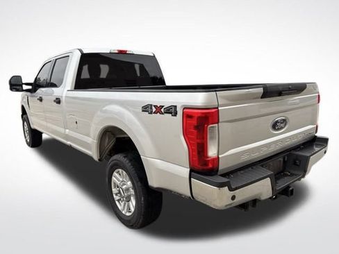 Used 2017 Ford F250 XLT w/ XLT Value Package image 4