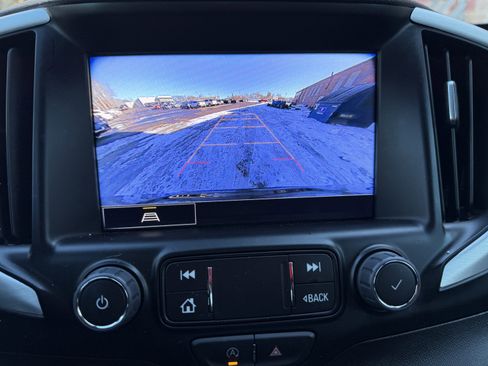 Used 2023 GMC Terrain SLT w/ Infotainment Package II image 5