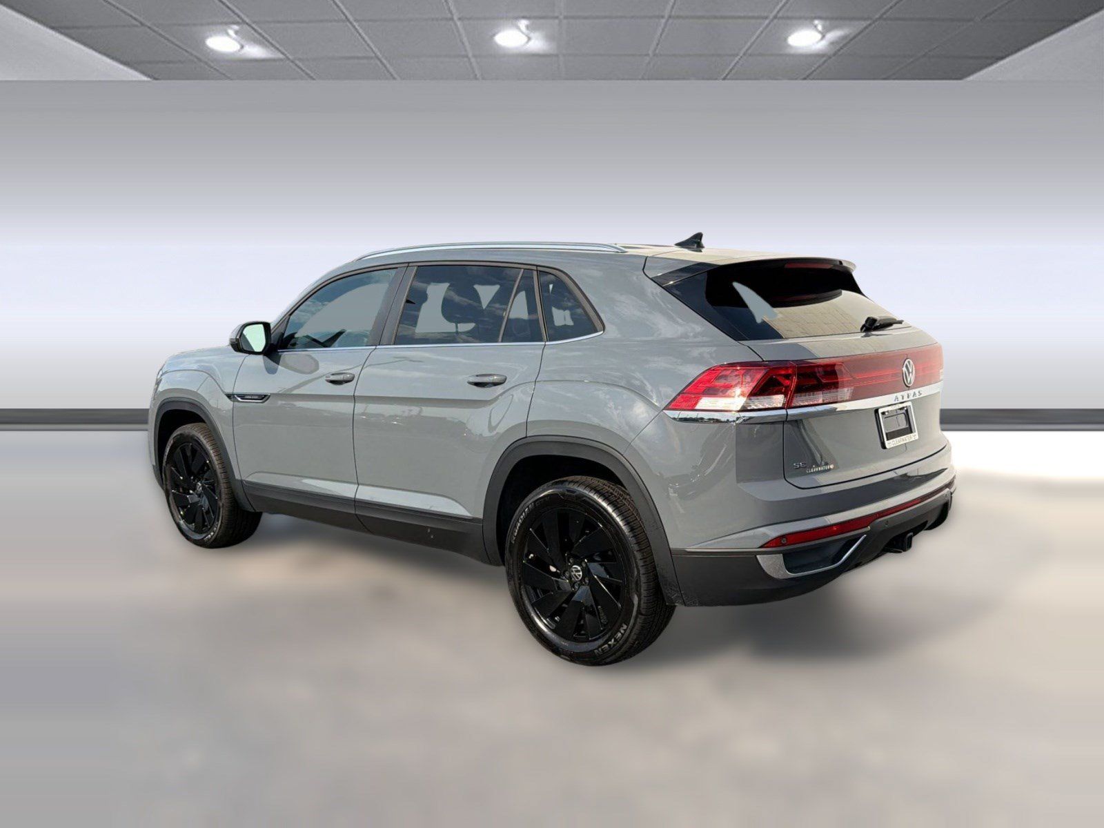 Used 2026 Volkswagen Atlas Cross Sport SE FWD image 3