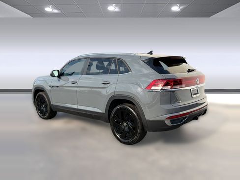 Used 2026 Volkswagen Atlas Cross Sport SE FWD image 3