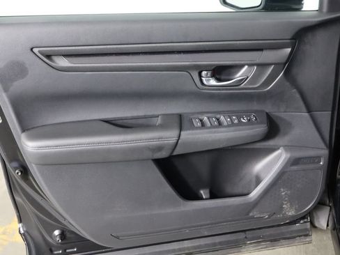 Used 2025 Honda CR-V LX image 18