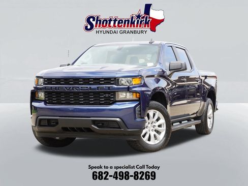 Used 2020 Chevrolet Silverado 1500 Custom w/ Custom Value Package AWD/4WD image 1