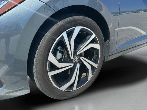 Certified 2025 Volkswagen Jetta SEL FWD image 33
